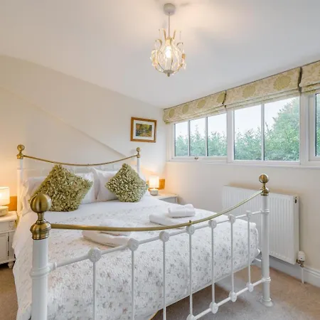 4 Bed In Outgate Oc-c32992