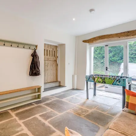 4 Bed In Outgate Oc-c32992