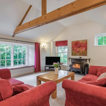 4 Bed In Outgate Oc-c32992 *